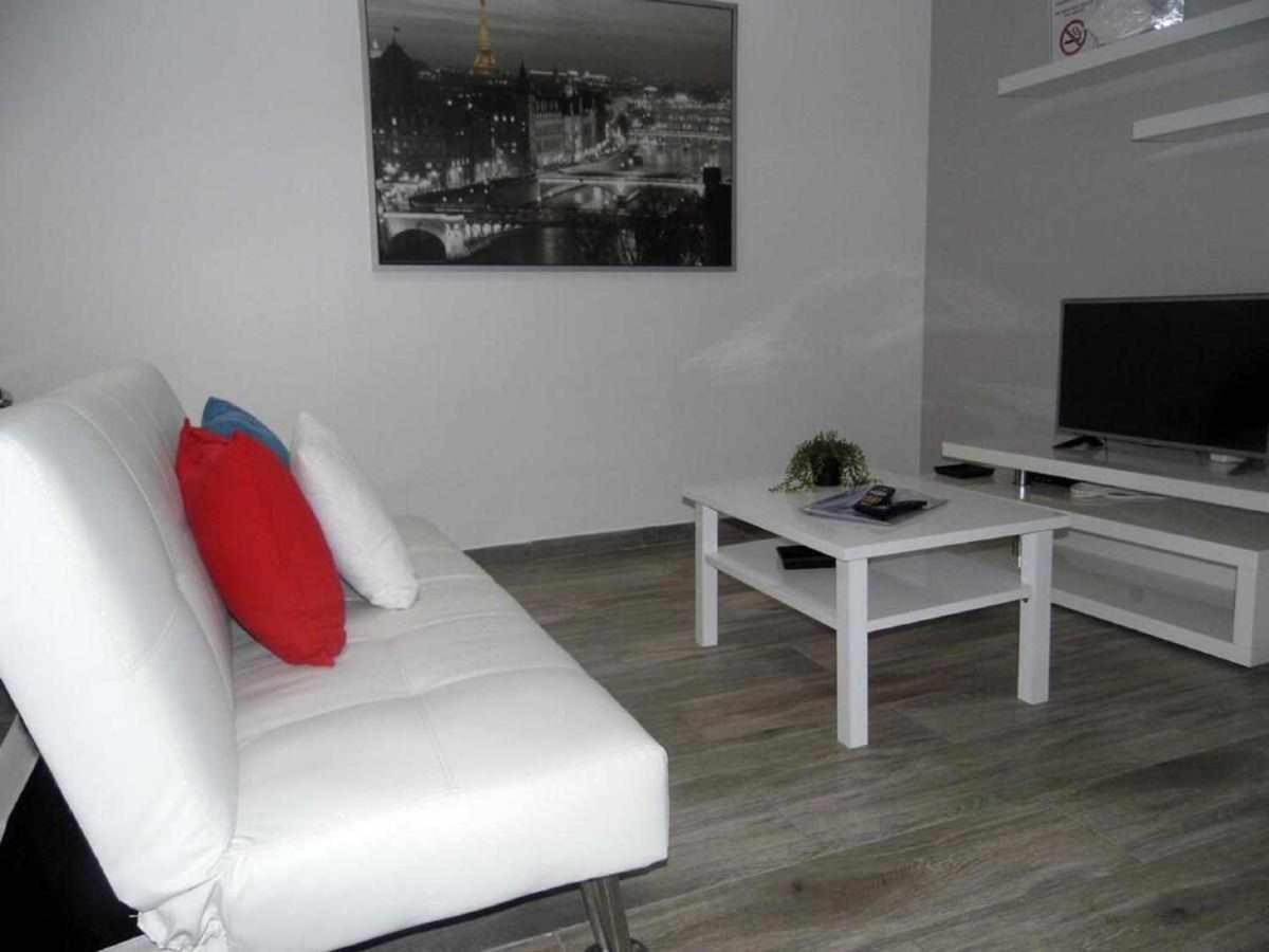 Apartamento Lola คอร์ราเลโฮ ภายนอก รูปภาพ